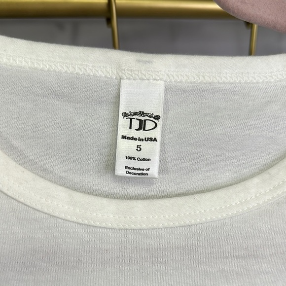 MAC Cosmetics White and Red Graphic T-Shirt - Picture 3 of 4